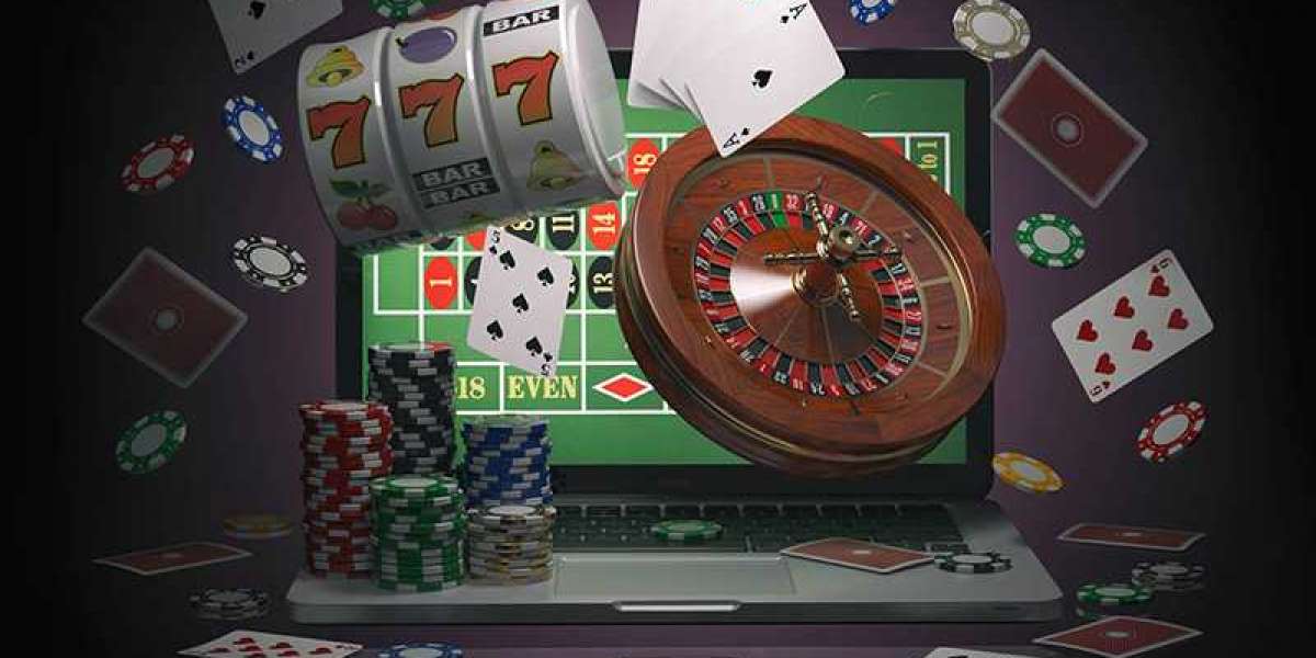 What is online casino?