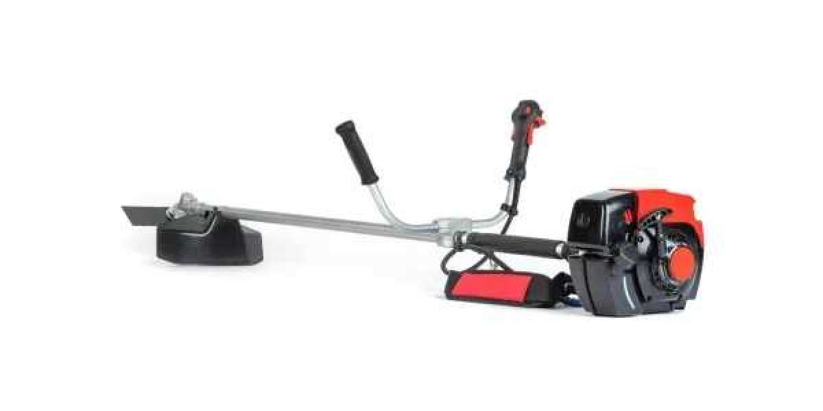 Working requirements and maintenance of the arc blade hedge trimmer