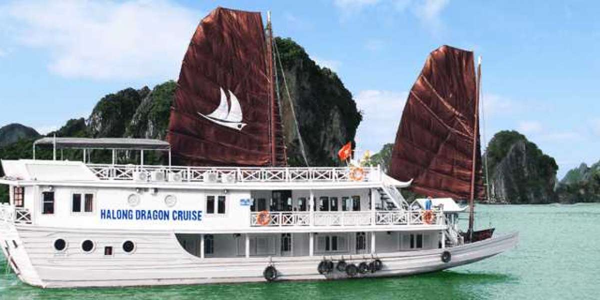 Công ty du lịch lữ hành HelloVietTravel tổ chức lễ hội đua thuyền