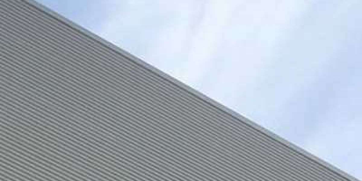 The RAL 7004 profiled sheet is a reliable solution for the roof