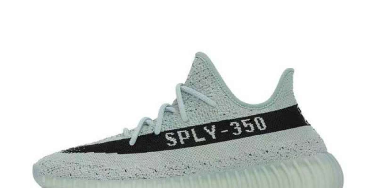 舒適與時尚的完美結合：探索 Yeezy Slides 的魅力