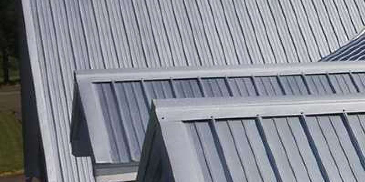 How to choose a corrugated board for a roof in size and price