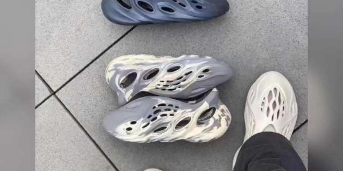 Yeezy 風靡全球：探索 Adidas Yeezy 椰子鞋的獨特魅力