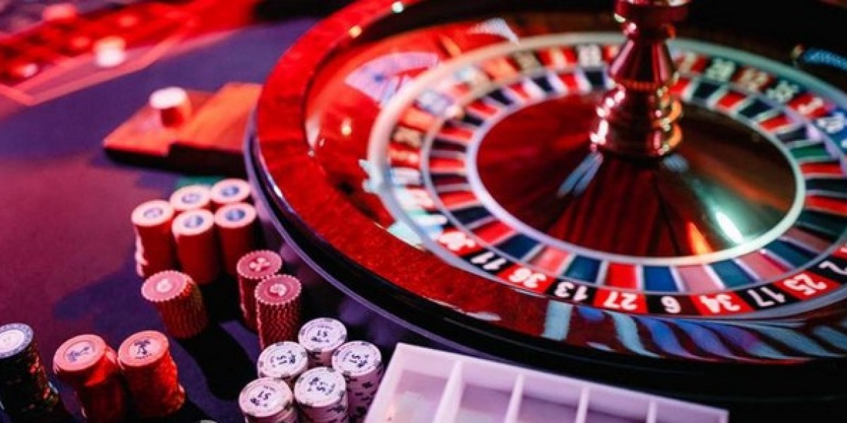 How to Play Online Casino Slots That Feature Locked Wilds in Free Spins