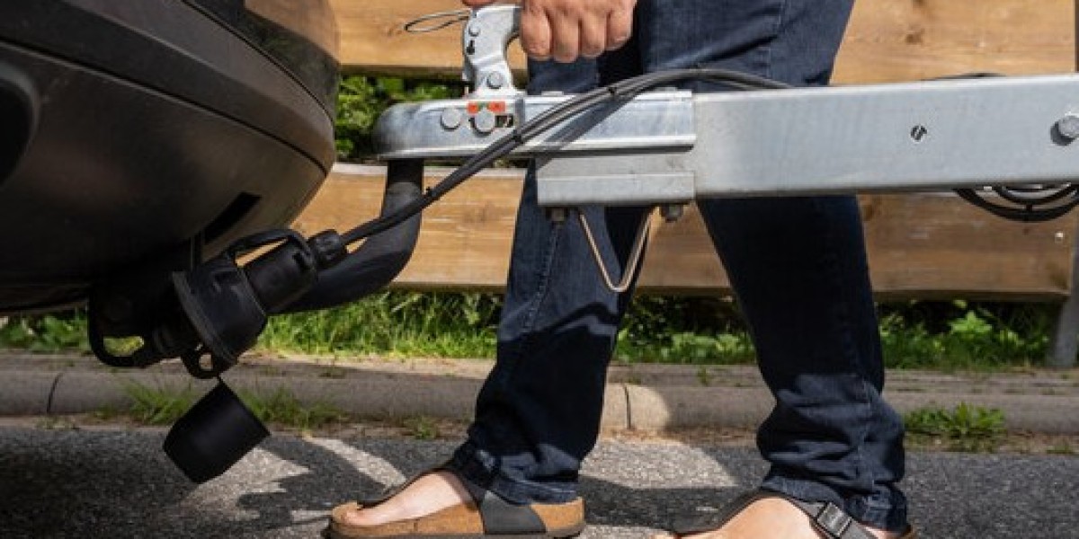 A Step-by-Step Guide to Hitching an Unbraked Trailer Safely