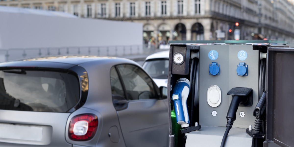US Electric Vehicle Sales Insights and Projections