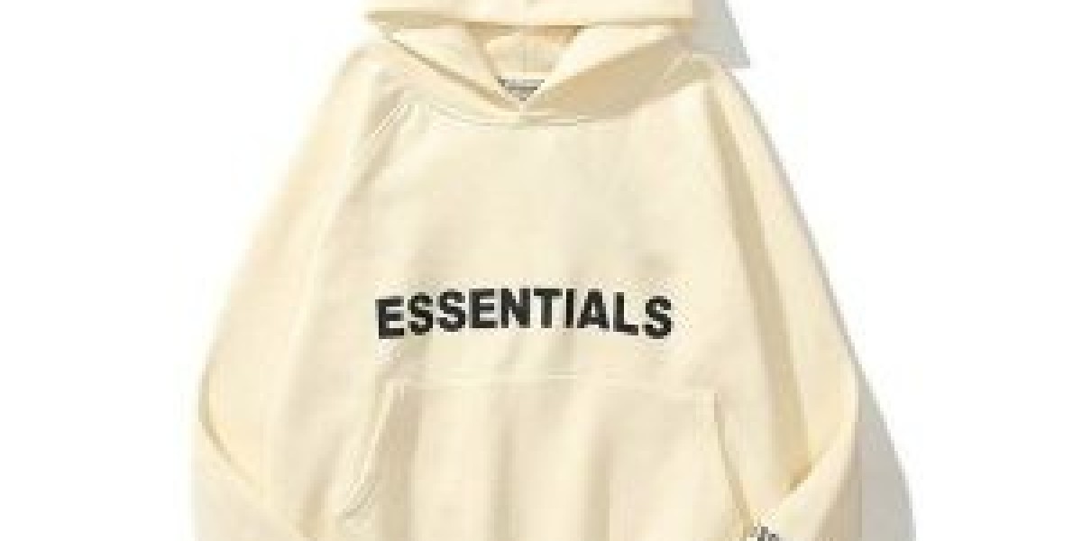 Essentials Pullover Hoodie – Minimalist Urban Style