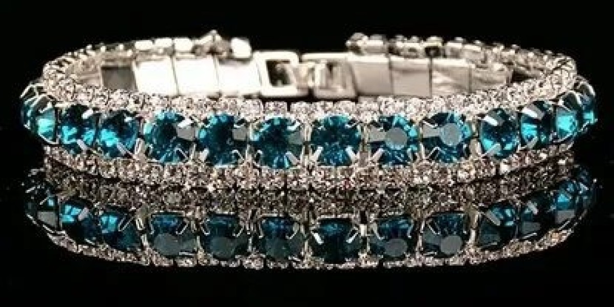 Luxury Bracelet Brands Winning Over Collectors