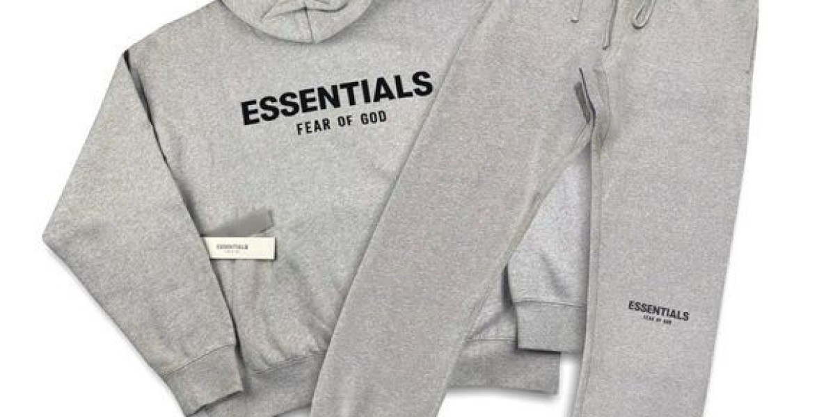 Essential Hoodie with Ribbed Waistband: A Modern Wardrobe Staple