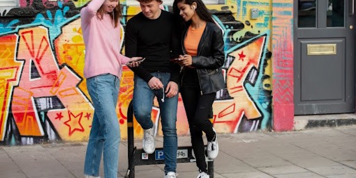 How Social Media Shapes Sneaker Shopping in New York