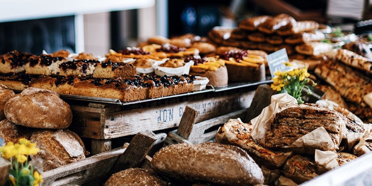 The Critical Role of Bakery Ingredient Distributors in Seasonal Baking Success