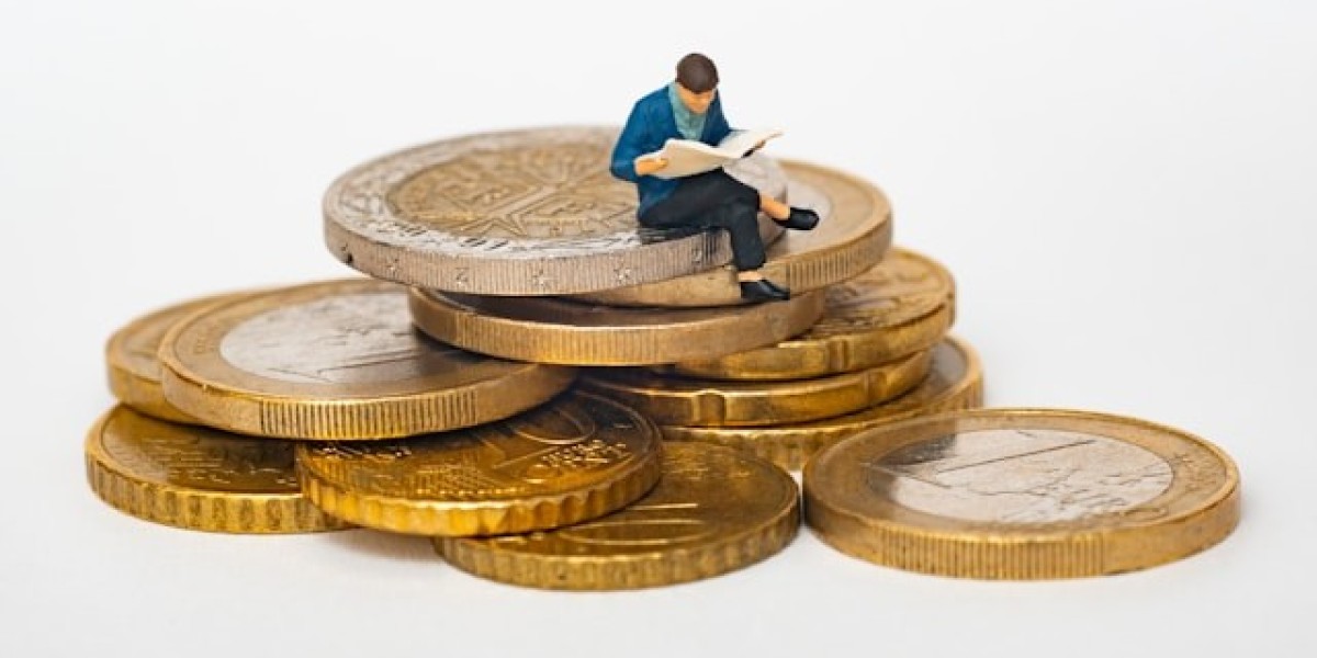 Boost Your GPA: How an Economics Essay Writing Service Delivers Wins