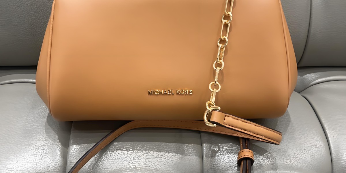 MK 專櫃購物指南｜Michael Kors 托特包與斜背包一次看懂