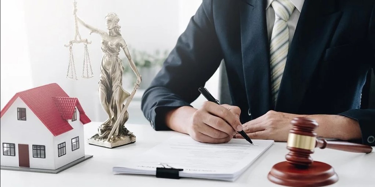 Navigating Estate Laws in Ontario: How a Lawyer Can Help You Prepare