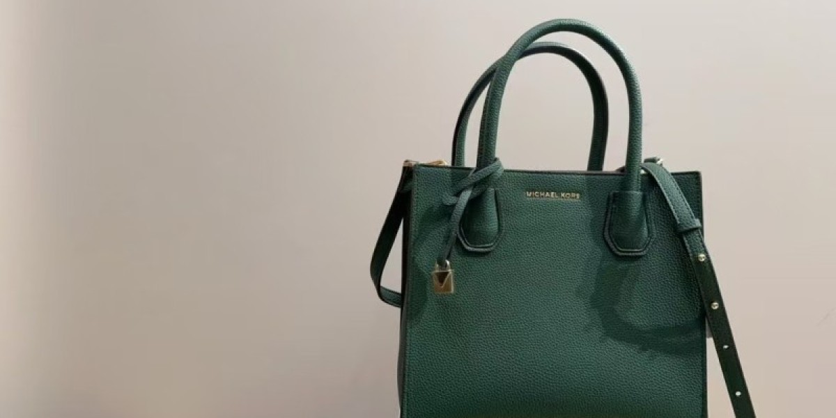 Michael Kors 包包推薦｜手提包、手拿包與風琴包全解析