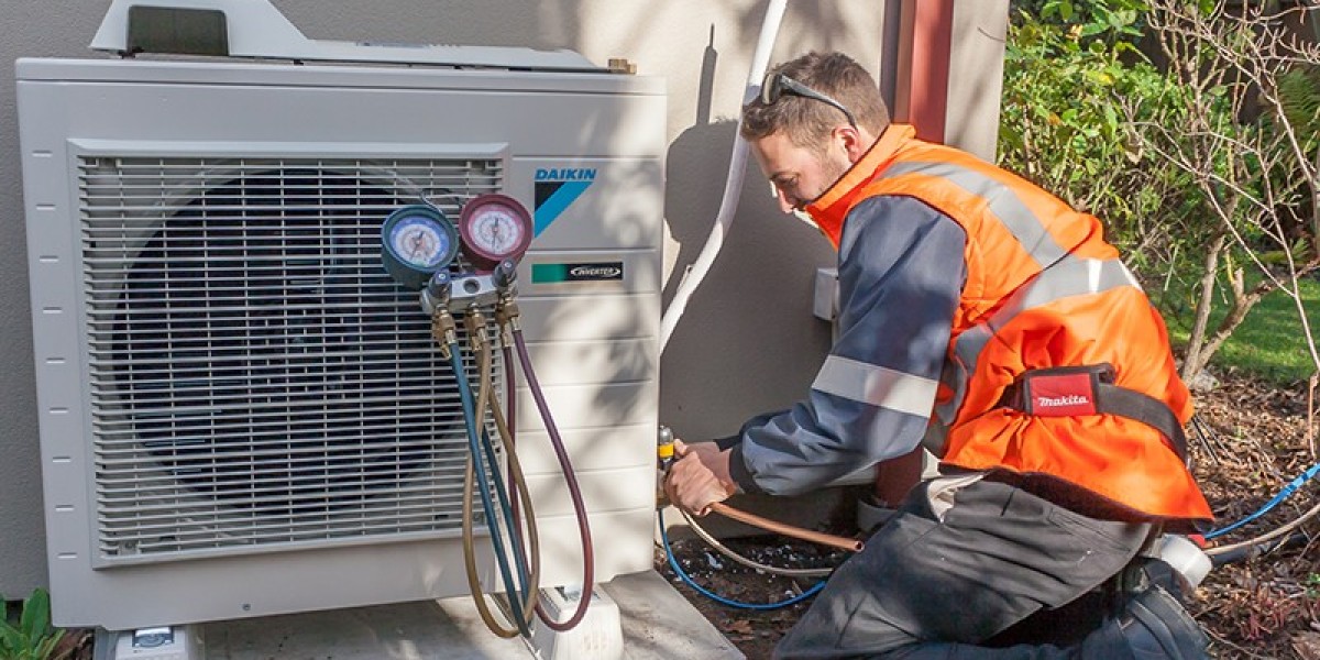 Air Conditioner Maintenance: How Regular Servicing Keeps Your Cooling Efficient and Energy Bills Low