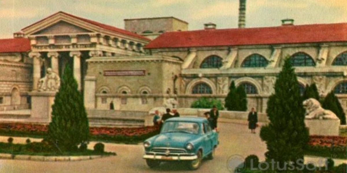 Soviet Postcards – Timeless Messages from a Bygone Era
