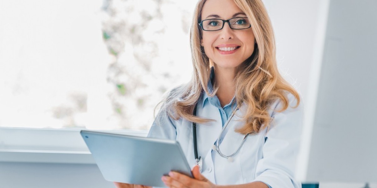 How Online Doctors Collaborate with In-Person Specialists