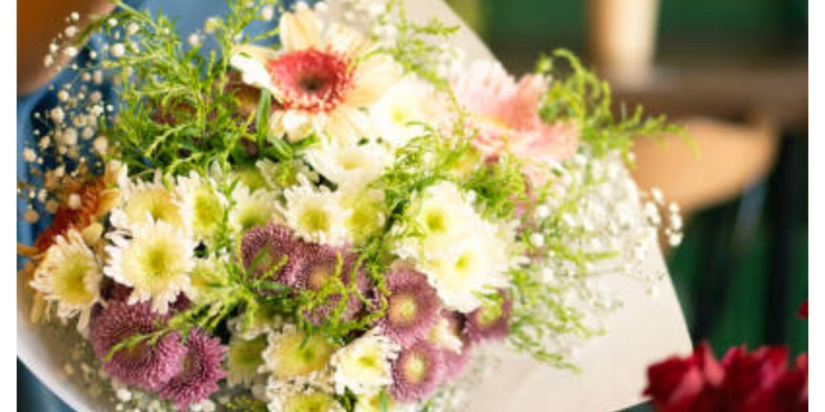 Visit Expert flower shop near me, FlowersMart, offering Elegant flowers online Dubai 