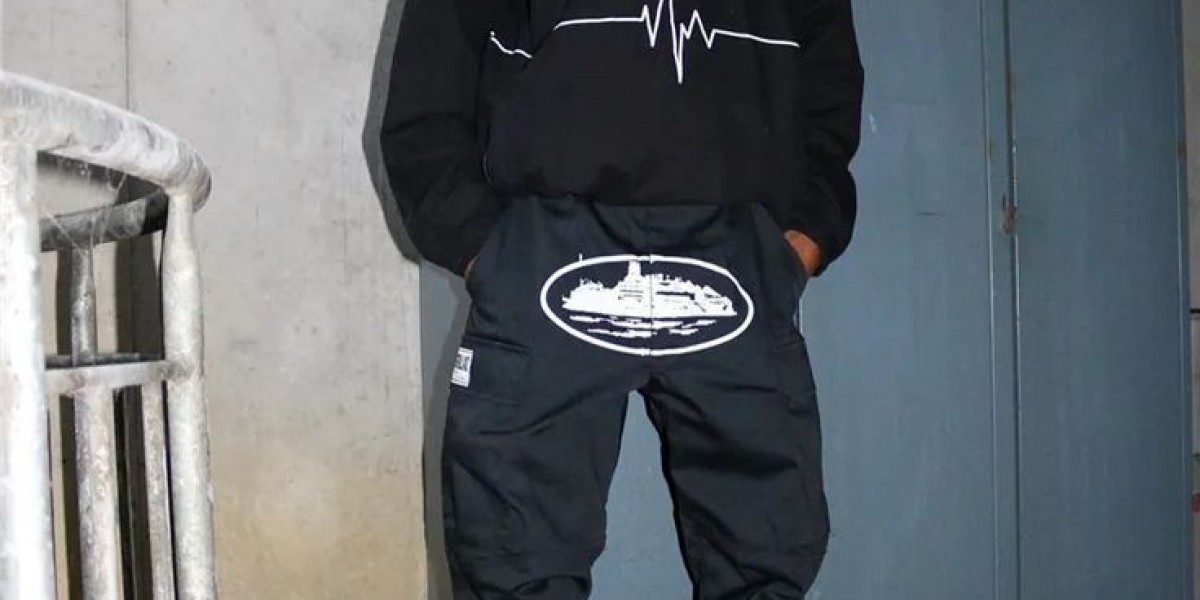 How to Style Your Corteiz Hoodie for Any Occasion