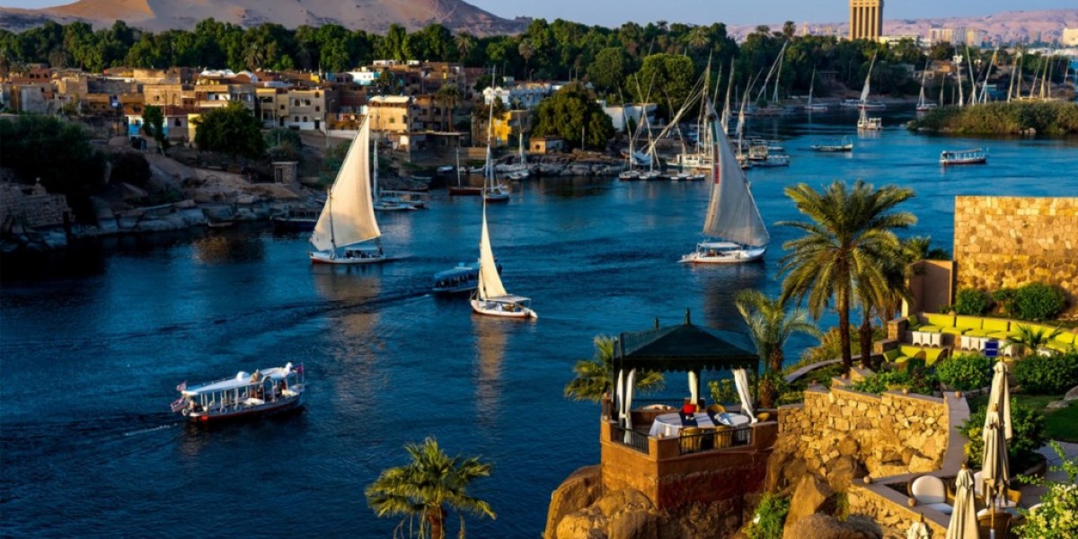 Egypt’s Golden Journey: The Ultimate Guide to an Abu Simbel Tour and Luxor Trip from Hurghada