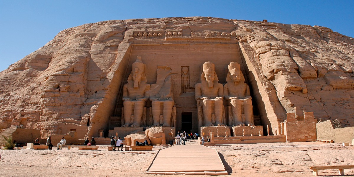 Chronicles of the South: Mastering the Abu Simbel and Luxor Day Trips