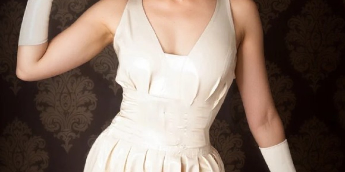 Latex Dress Designs That Celebrate Curves with High-Shine Elegance