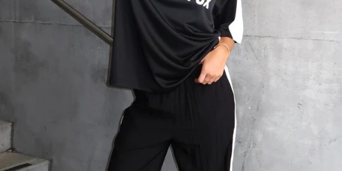 H1: Timeless Comfort in White Fox Sweatshirts: Elevated Fashion & Everyday Outfit Ideas