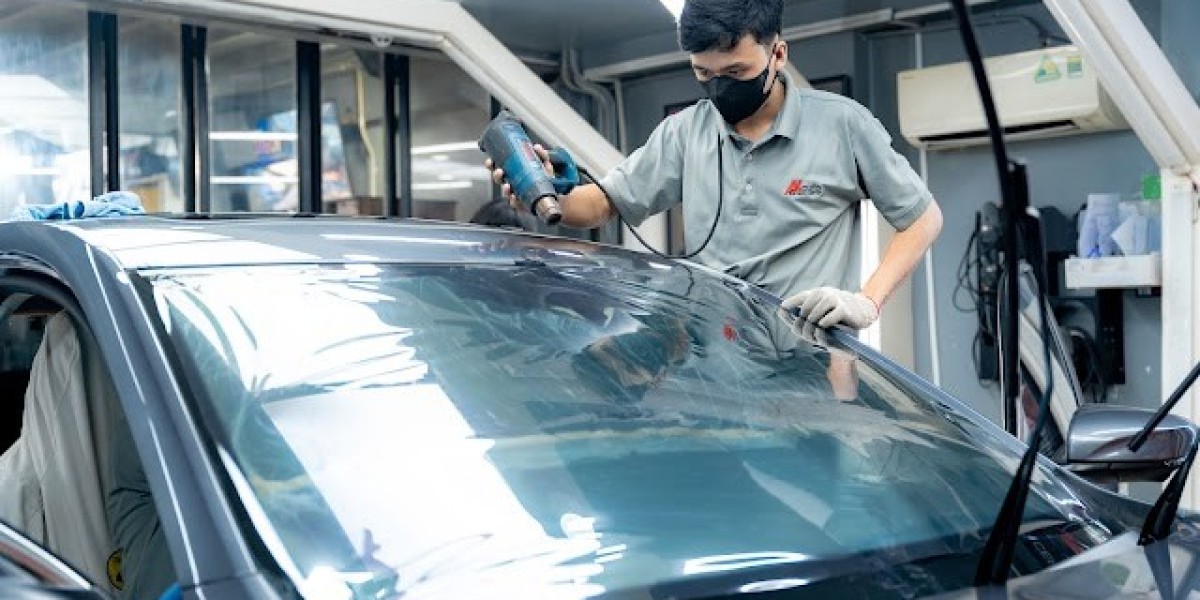 Dia chi dan phim cach nhiet xe hoi giup tiet kiem ca thoi gian lan cong suc