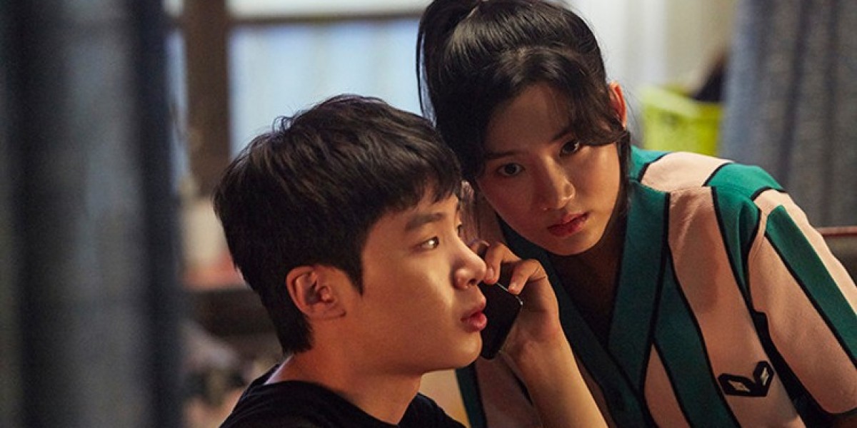 Extracurricular on Netflix: Crime, Drama & New Faces